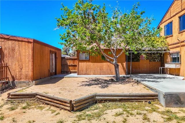 1010 Wamego, Yucca Valley, CA 92284