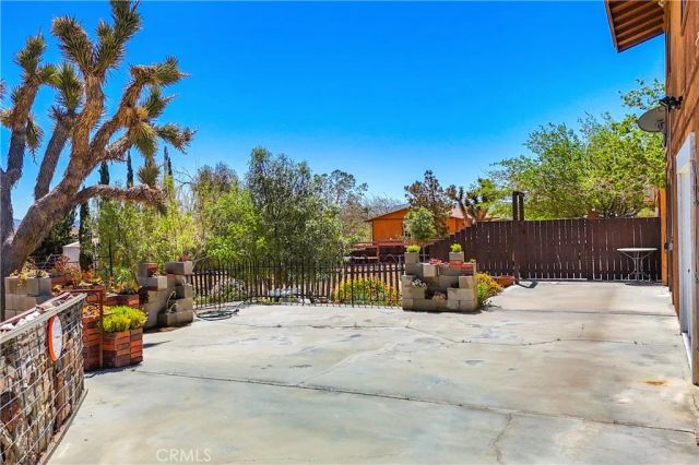 1010 Wamego, Yucca Valley, CA 92284