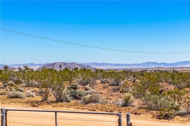 1010 Wamego, Yucca Valley, CA 92284