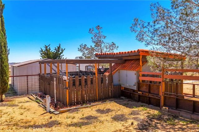 1010 Wamego, Yucca Valley, CA 92284