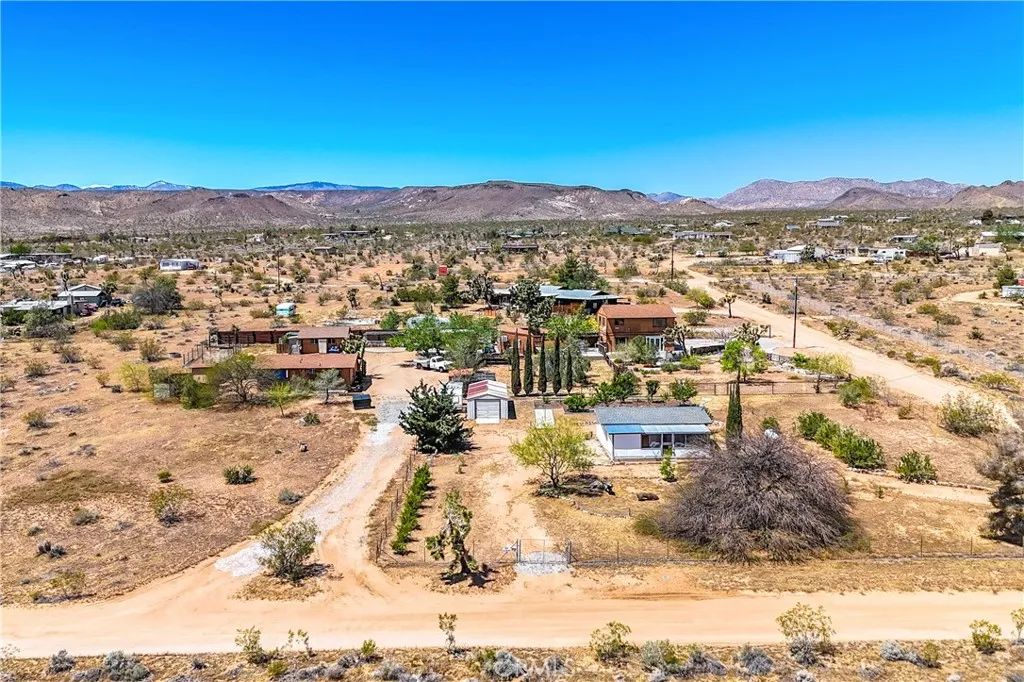 1010 Wamego, Yucca Valley, CA 92284