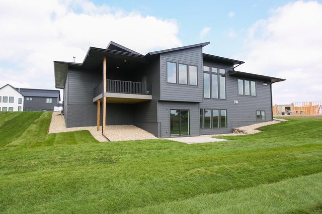 1005 S Haley Ave Avenue, Brandon, SD 57005