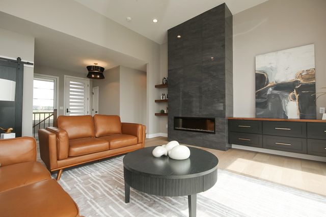 1005 S Haley Ave Avenue, Brandon, SD 57005