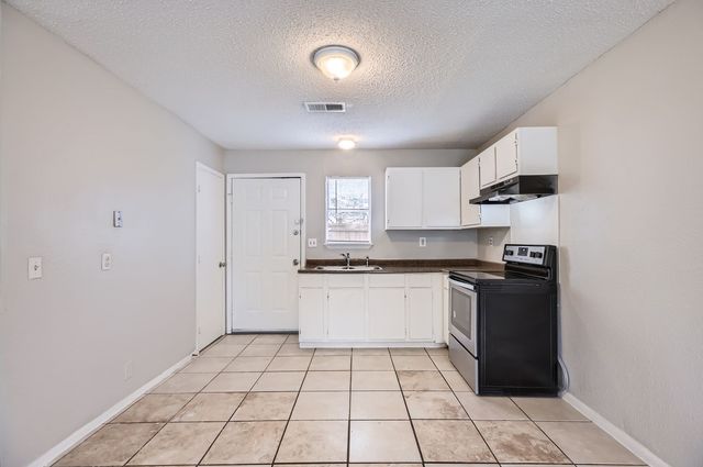 1102 Jefferson Street A & B, Mckinney, TX 75069
