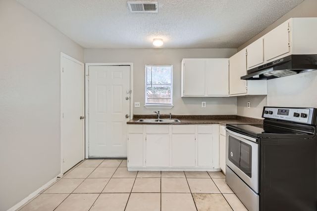 1102 Jefferson Street A & B, Mckinney, TX 75069