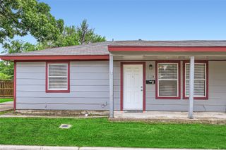 1102 Jefferson Street A & B, Mckinney, TX 75069