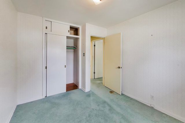 320 N Prospect Manor Avenue, Mount Prospect, IL 60056