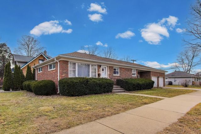 320 N Prospect Manor Avenue, Mount Prospect, IL 60056