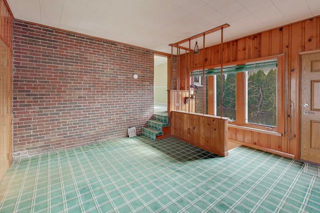 320 N Prospect Manor Avenue, Mount Prospect, IL 60056