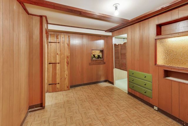 320 N Prospect Manor Avenue, Mount Prospect, IL 60056