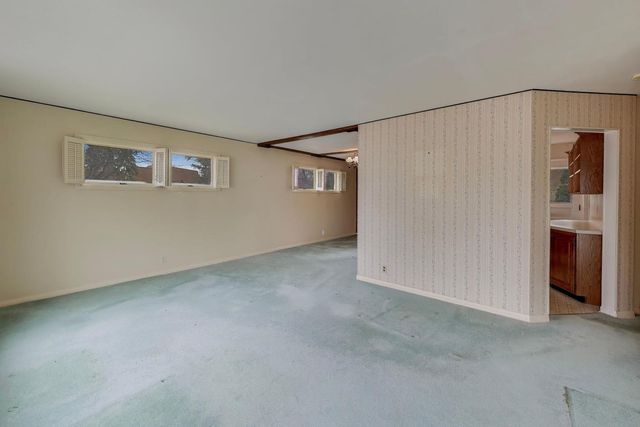 320 N Prospect Manor Avenue, Mount Prospect, IL 60056