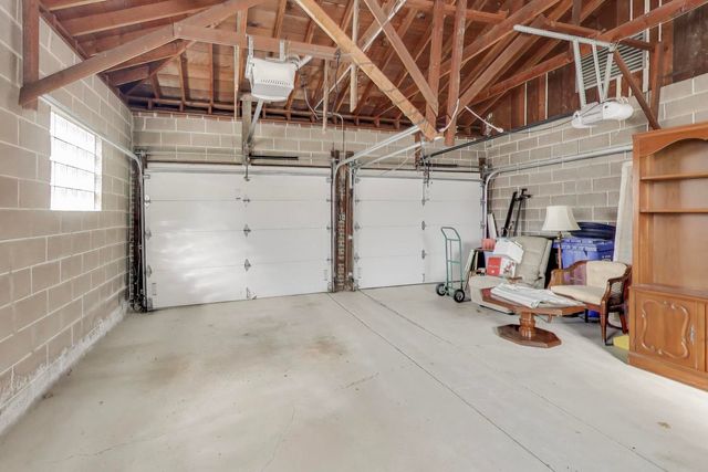 320 N Prospect Manor Avenue, Mount Prospect, IL 60056