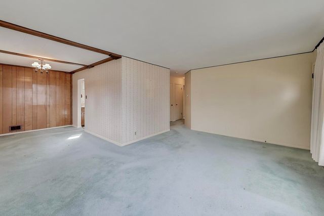 320 N Prospect Manor Avenue, Mount Prospect, IL 60056