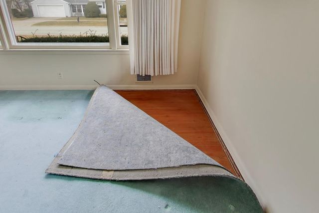 320 N Prospect Manor Avenue, Mount Prospect, IL 60056