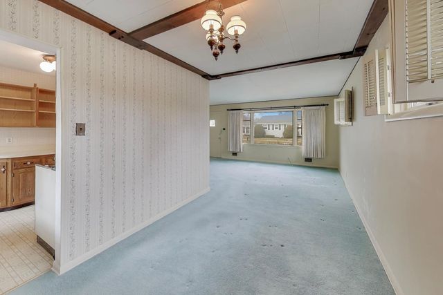 320 N Prospect Manor Avenue, Mount Prospect, IL 60056