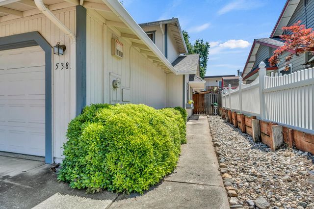 5382 Yellow Pine Way, Sacramento, CA 95841