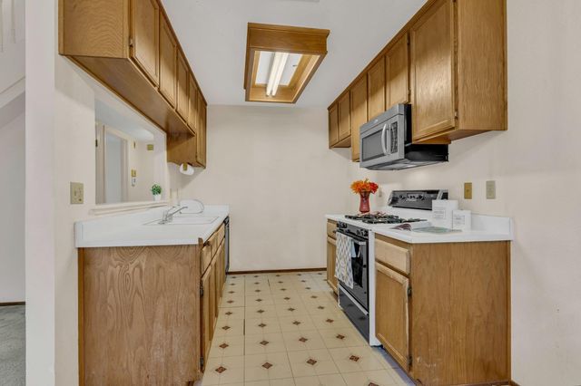 5382 Yellow Pine Way, Sacramento, CA 95841