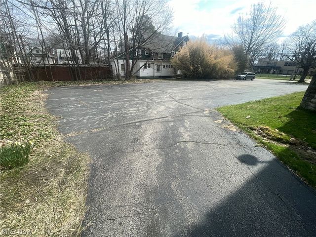 1205 Elm Street, Youngstown, OH 44505