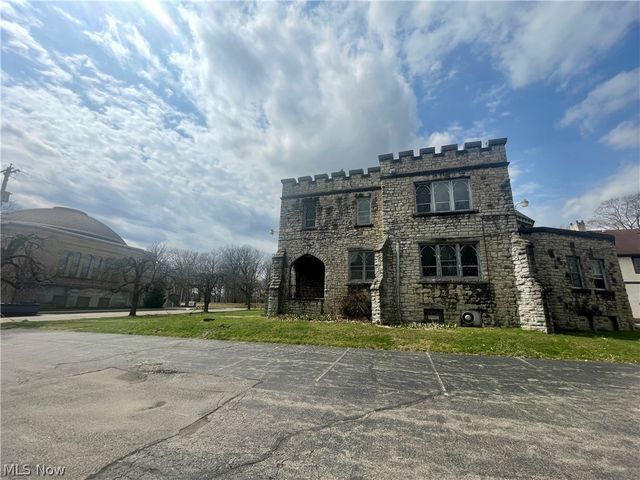 1205 Elm Street, Youngstown, OH 44505