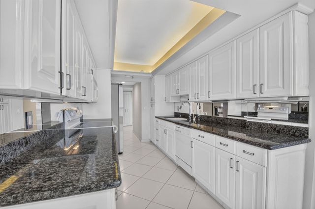 20090 Boca West Drive Apt 361, Boca Raton, FL 33434