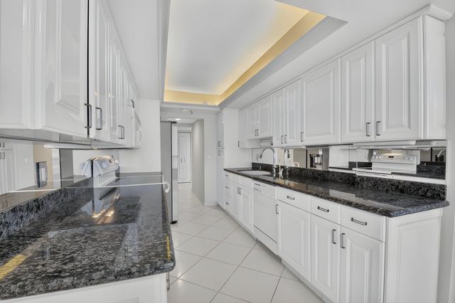 20090 Boca West Drive Apt 361, Boca Raton, FL 33434