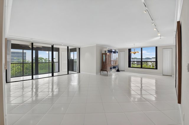 20090 Boca West Drive Apt 361, Boca Raton, FL 33434