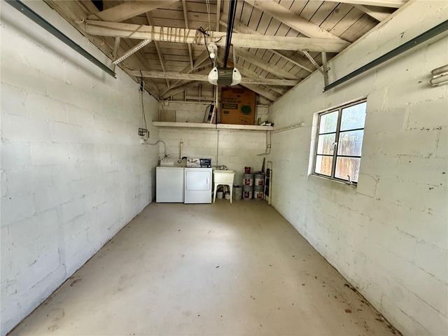 3907 W MULLEN AVENUE, Tampa, FL 33609