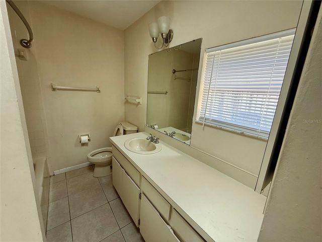 3907 W MULLEN AVENUE, Tampa, FL 33609