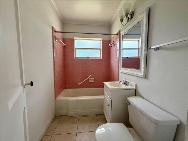 3907 W MULLEN AVENUE, Tampa, FL 33609