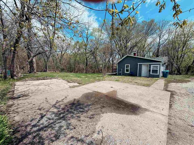 338 23rd Avenue, East Moline, IL 61244