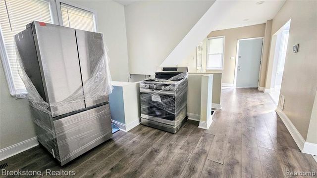2520 Seyburn Street, Detroit, MI 48214