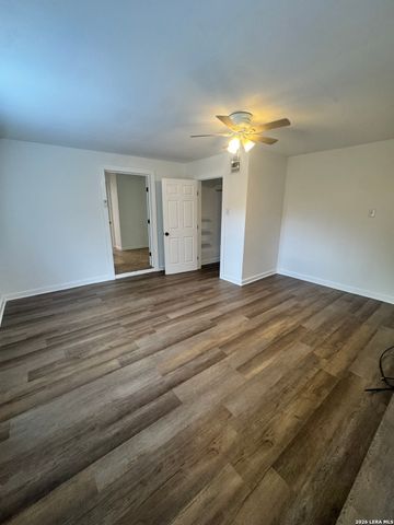 210 N San Jacinto B, San Antonio, TX 78207
