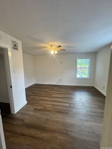 210 N San Jacinto B, San Antonio, TX 78207