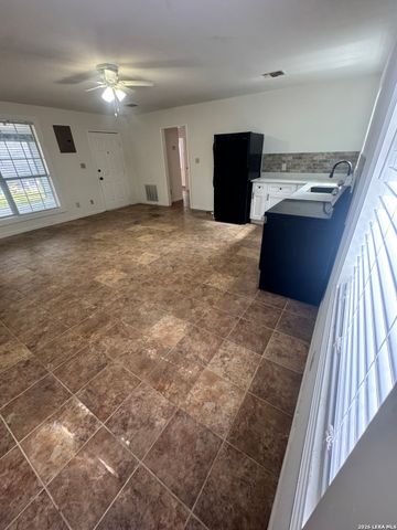 210 N San Jacinto B, San Antonio, TX 78207