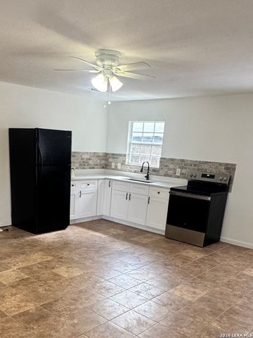 210 N San Jacinto B, San Antonio, TX 78207