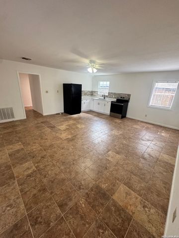 210 N San Jacinto B, San Antonio, TX 78207