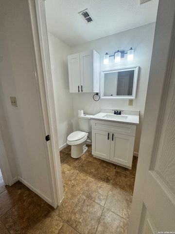 210 N San Jacinto B, San Antonio, TX 78207