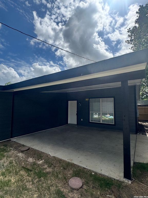 210 N San Jacinto B, San Antonio, TX 78207
