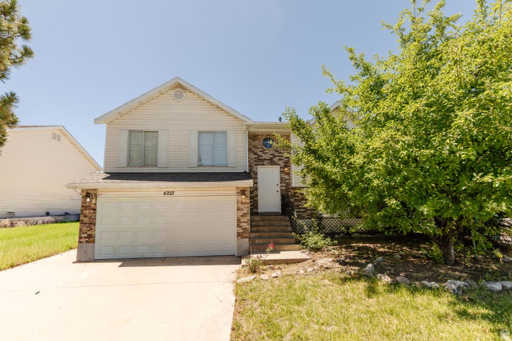 4227 W 5600 S, Roy, UT 84067
