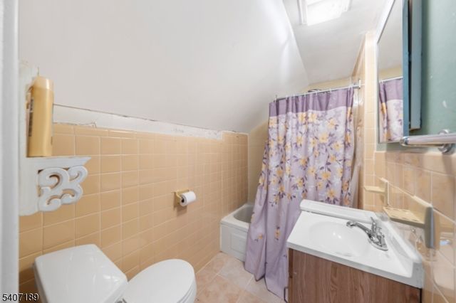 540 E 3Rd Ave, Roselle Boro, NJ 07203