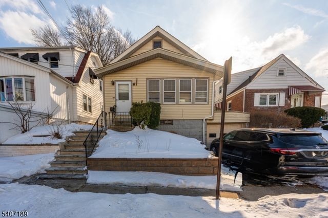 540 E 3Rd Ave, Roselle Boro, NJ 07203