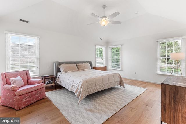 407 SPRING GARDEN LN, Conshohocken, PA 19428