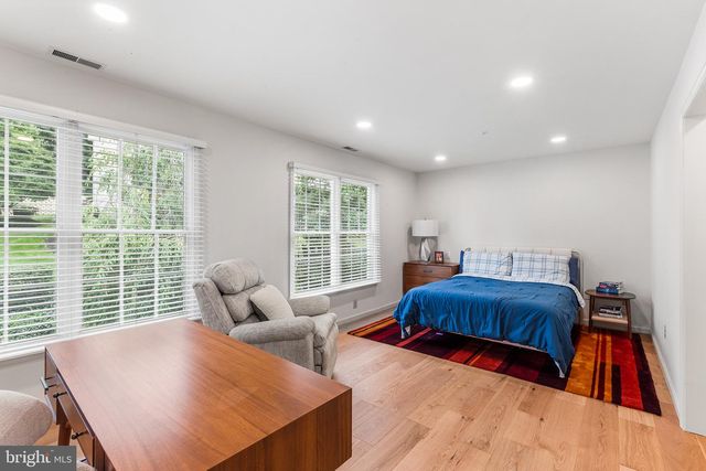 407 SPRING GARDEN LN, Conshohocken, PA 19428