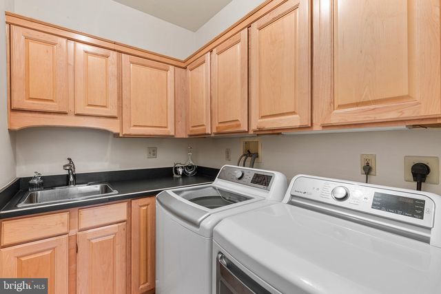 407 SPRING GARDEN LN, Conshohocken, PA 19428