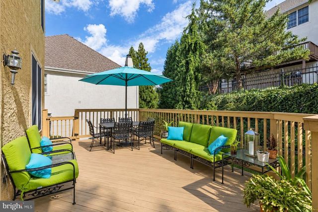 407 SPRING GARDEN LN, Conshohocken, PA 19428