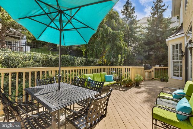 407 SPRING GARDEN LN, Conshohocken, PA 19428