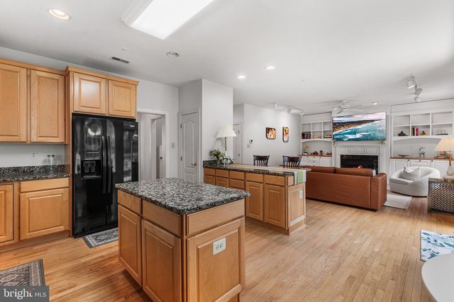 407 SPRING GARDEN LN, Conshohocken, PA 19428