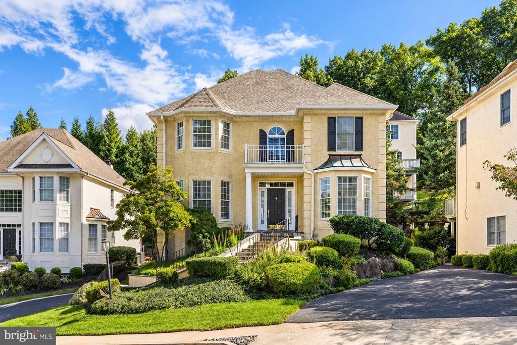 407 SPRING GARDEN LN, Conshohocken, PA 19428 — photo 2