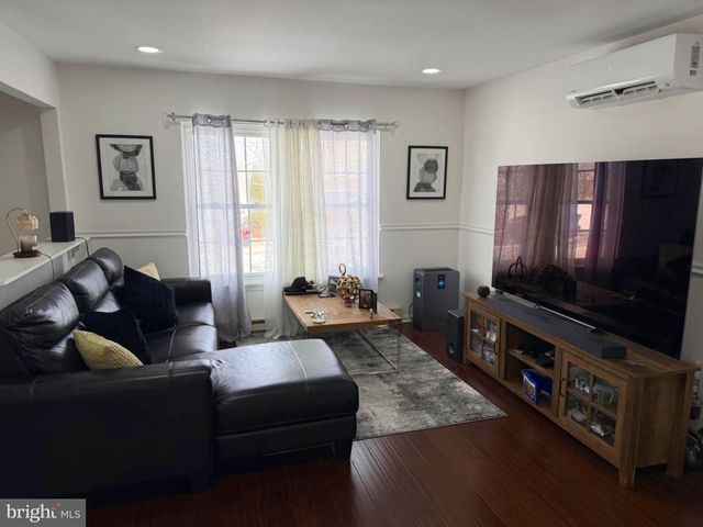 2734 COLUMBIA ST, Easton, PA 18045