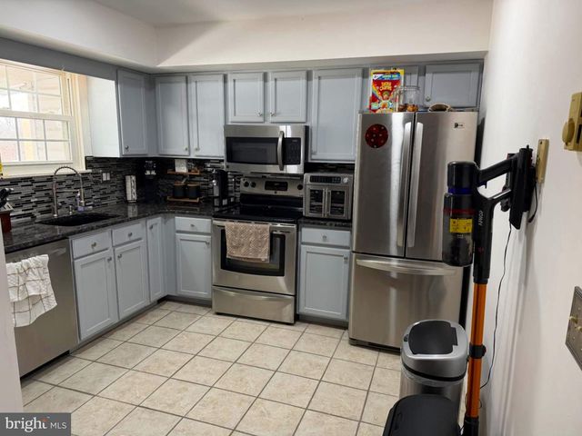 2734 COLUMBIA ST, Easton, PA 18045